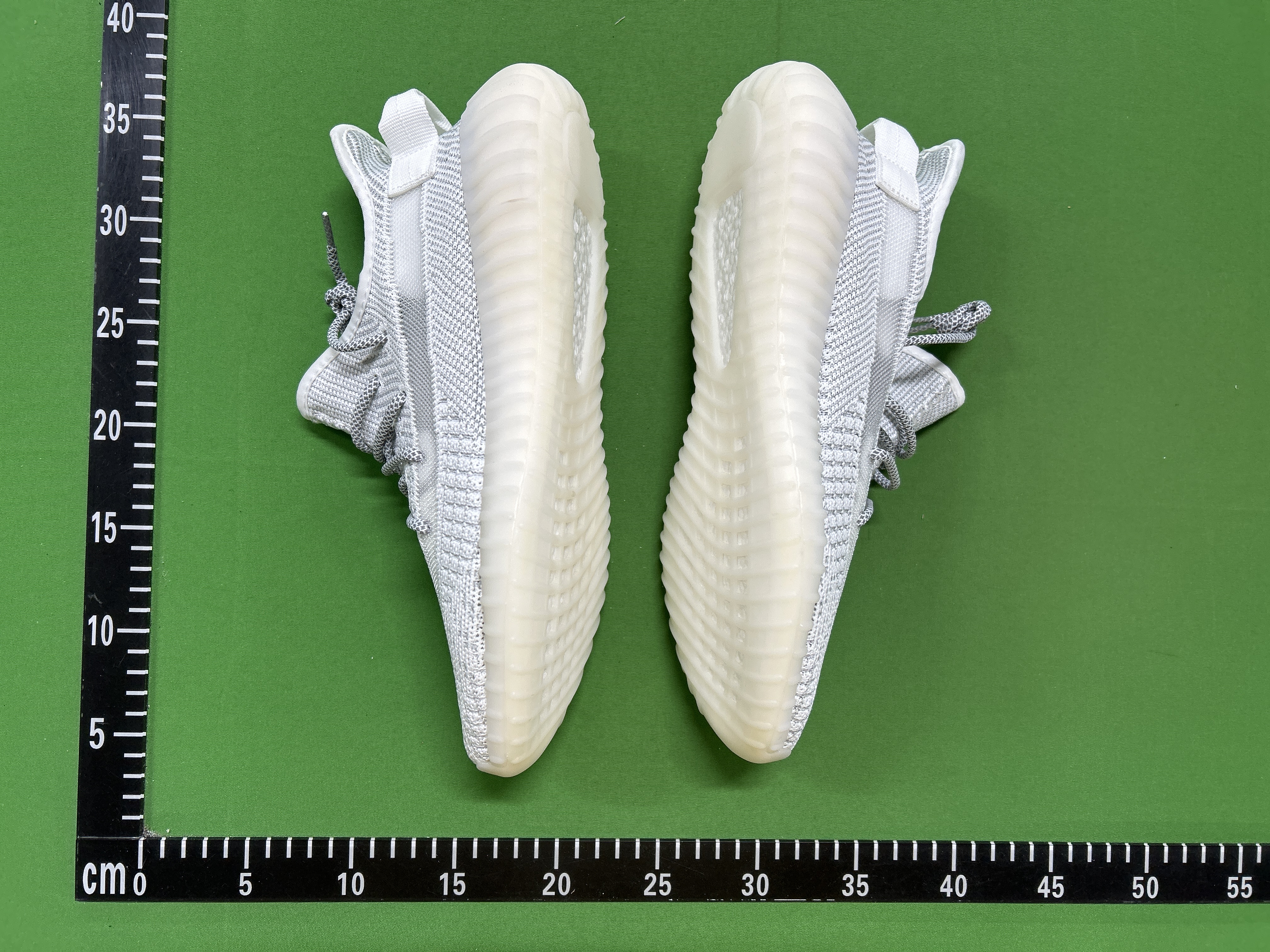 Yeezy Boost 350 (+24 color options)