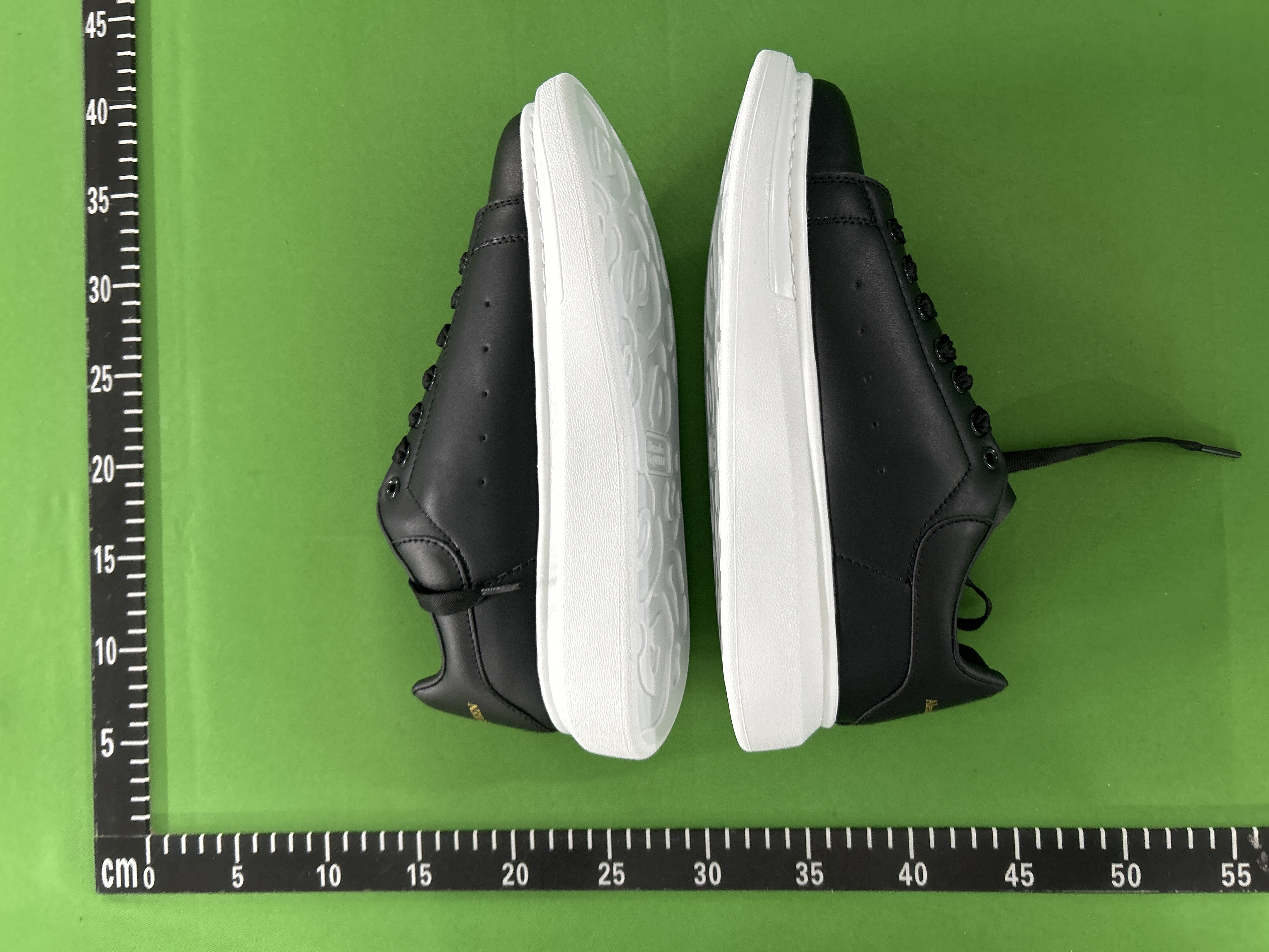 Alexander McQueen (+22 Models)