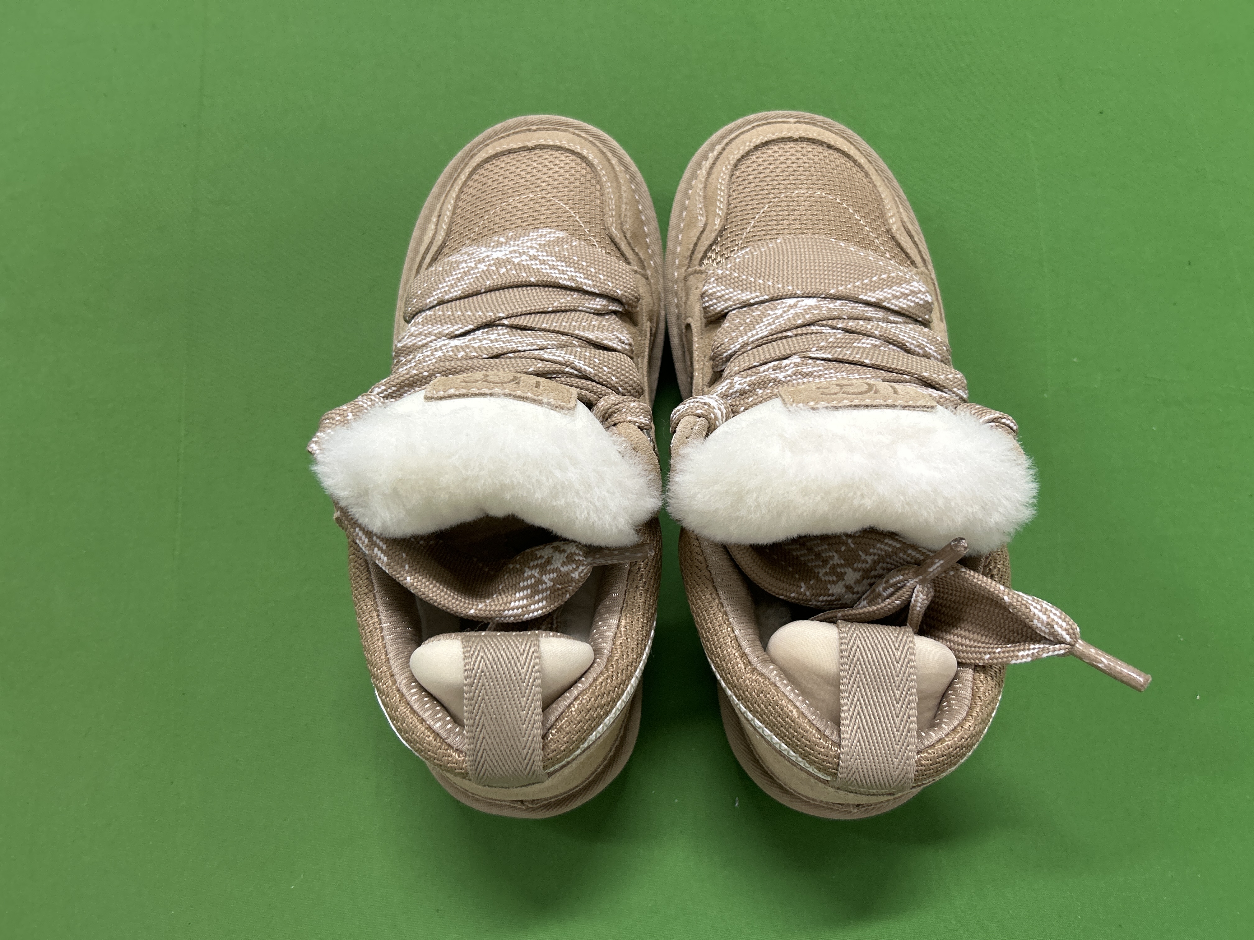 UGG Sneakers