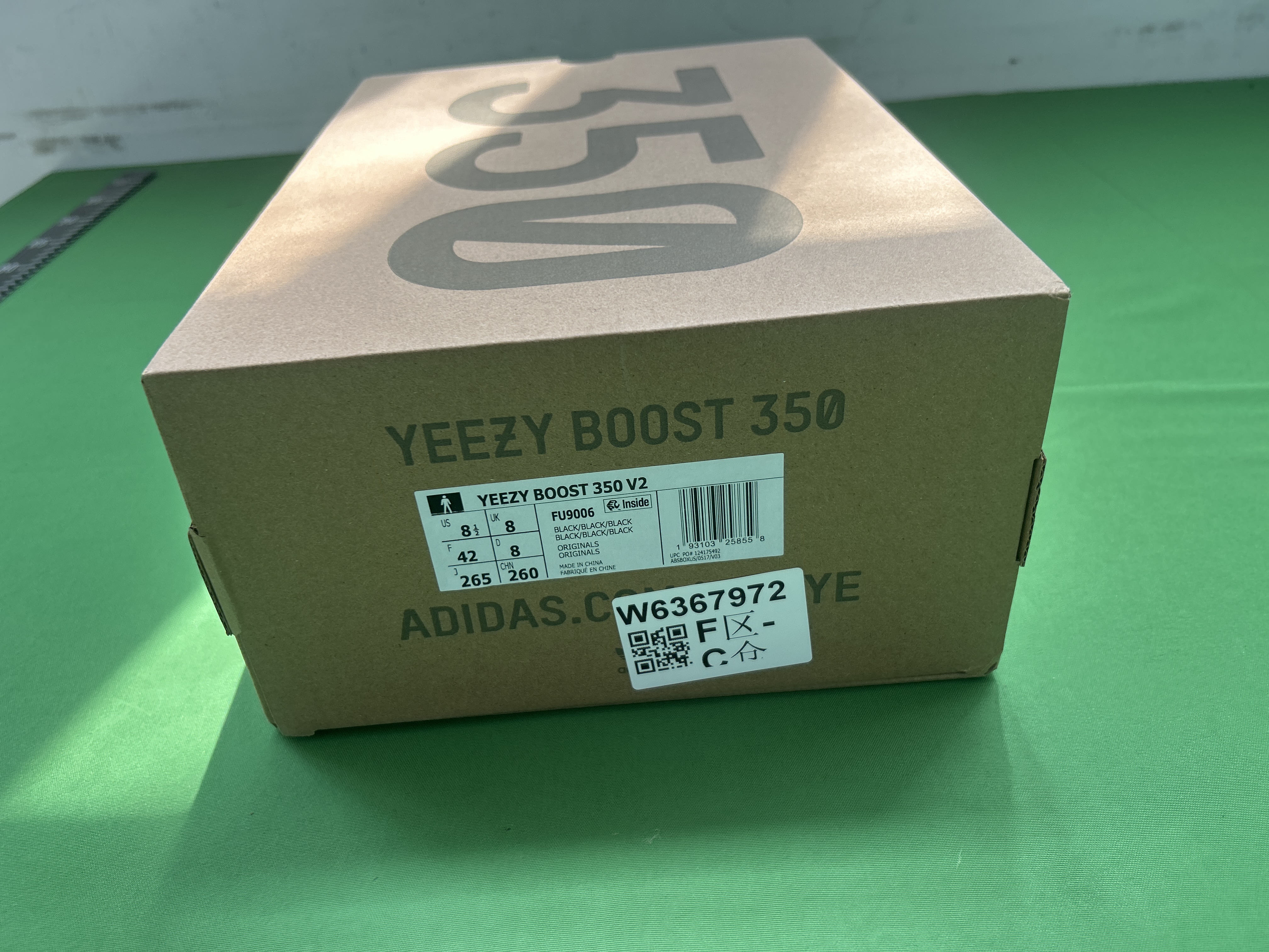 Yeezy Boost 350 (+24 color options)