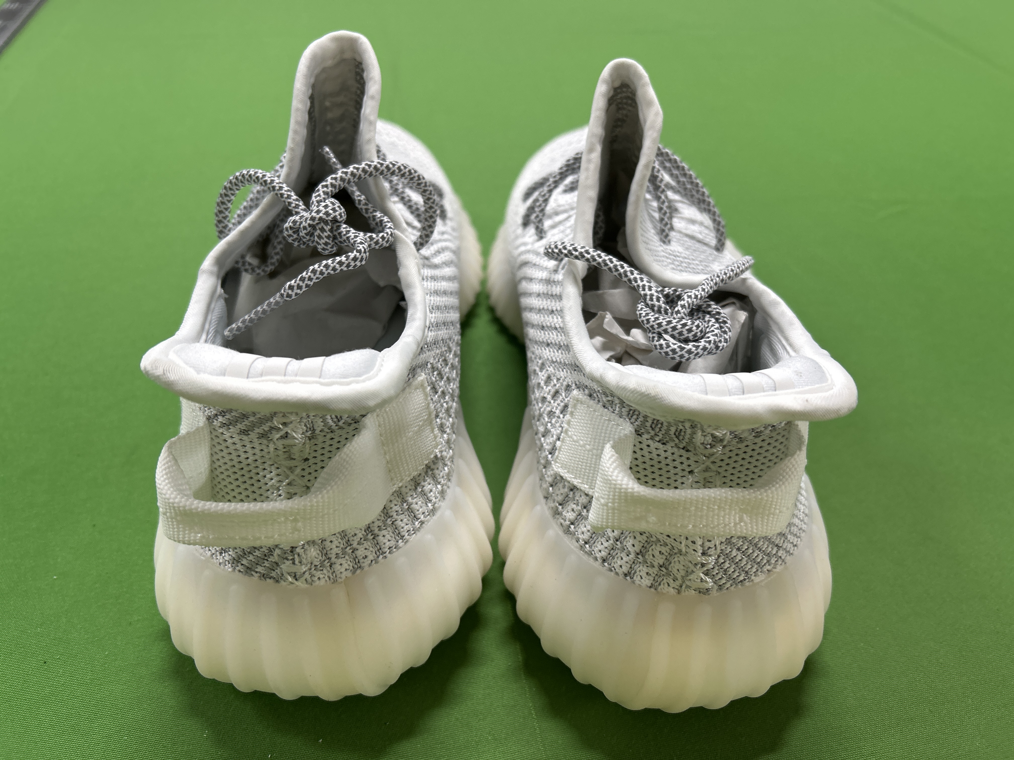 Yeezy Boost 350 (+24 color options)