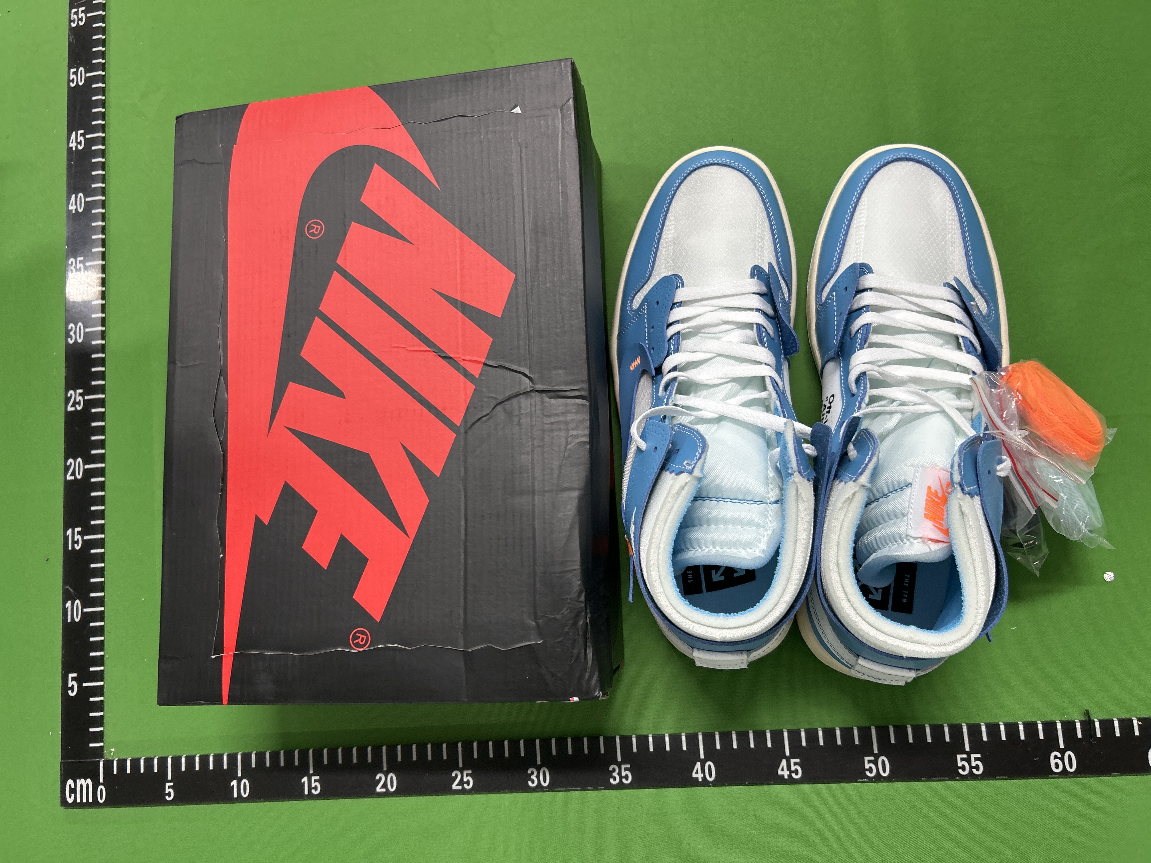 Jordan 1 (+30 Colourways)