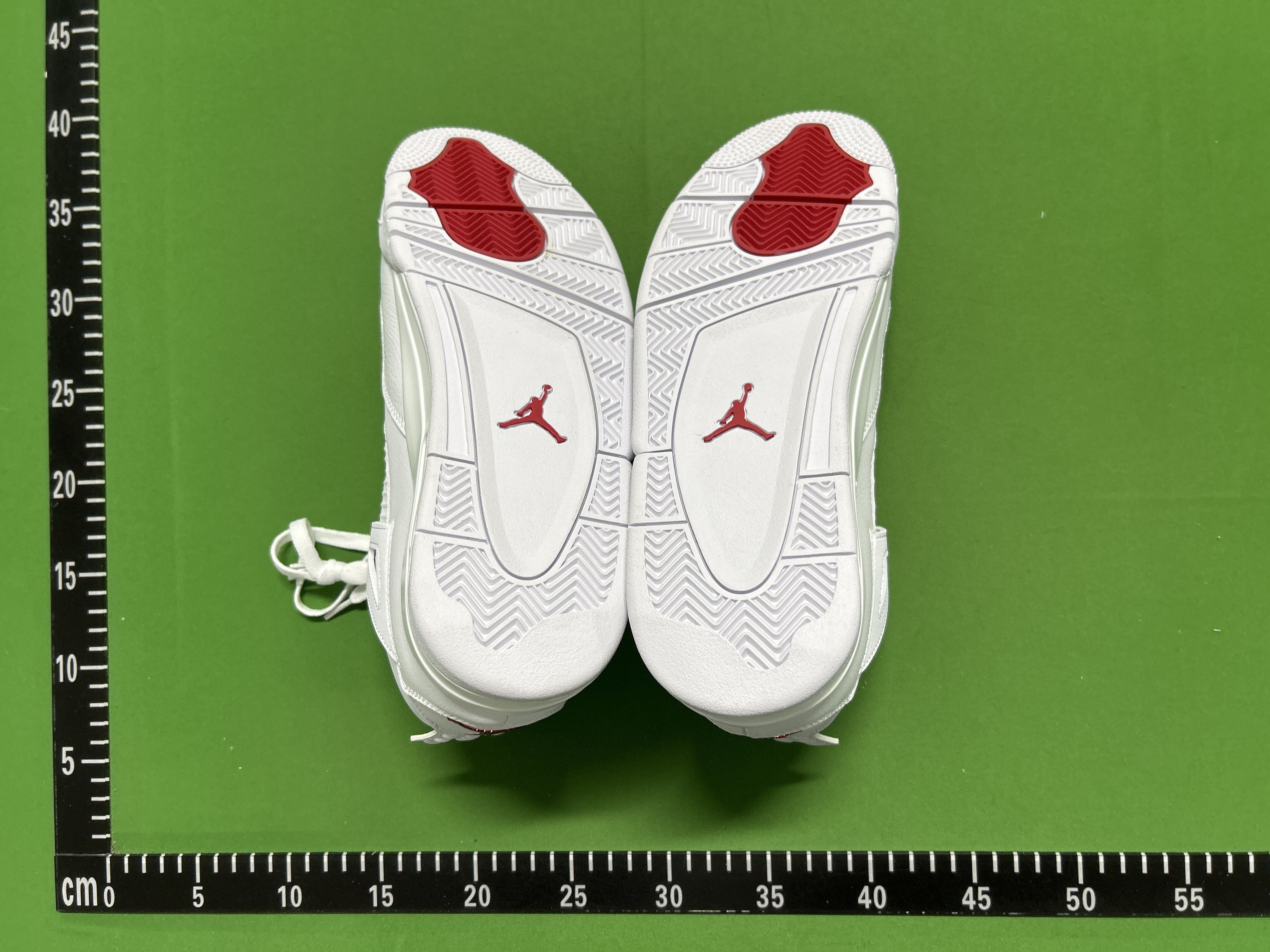 Jordan 4 (+25 Colourways)