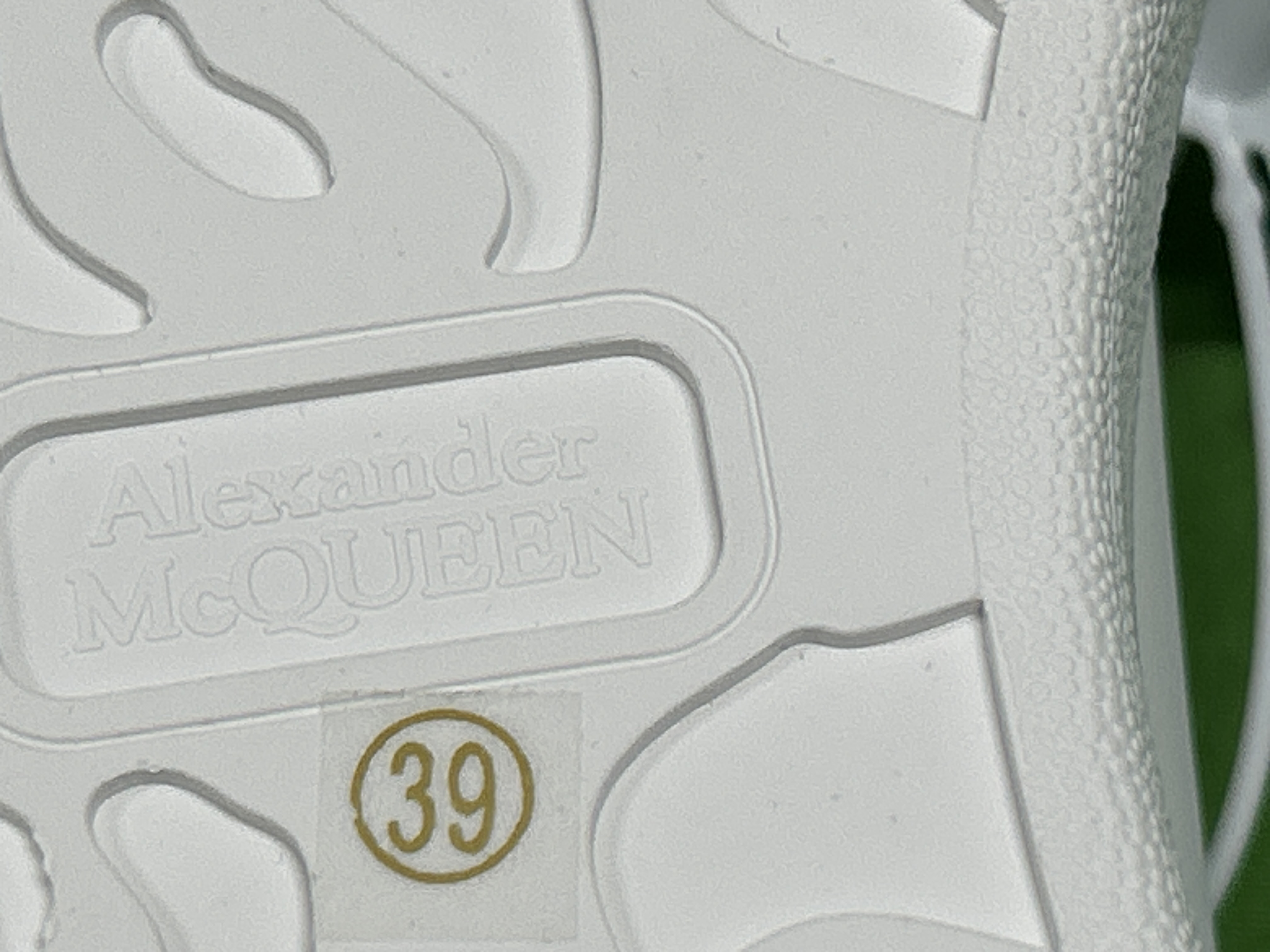 Alexander McQueen (+23 Colorways)