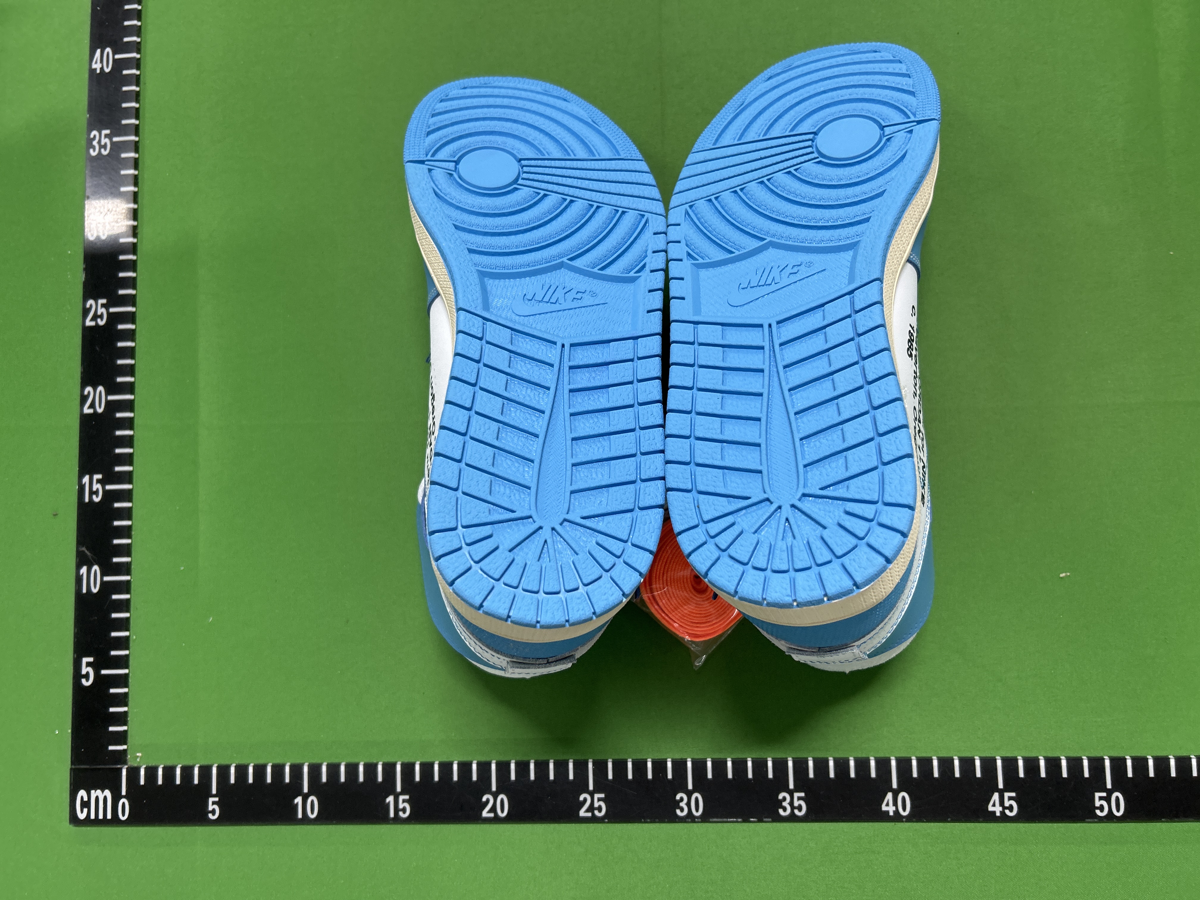 Jordan 1 (+30 Colourways)