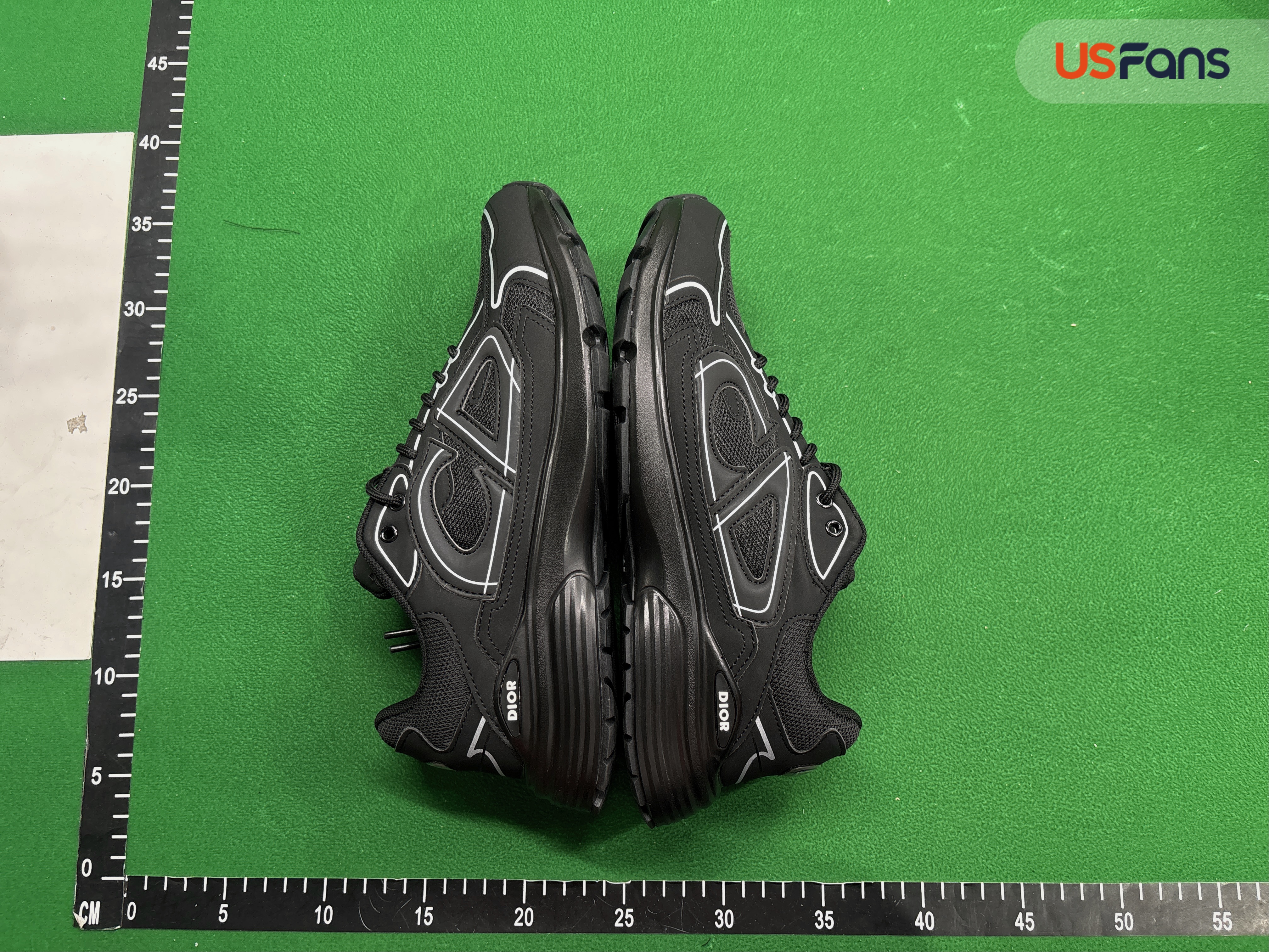 Dior B30 (+26 colorways)