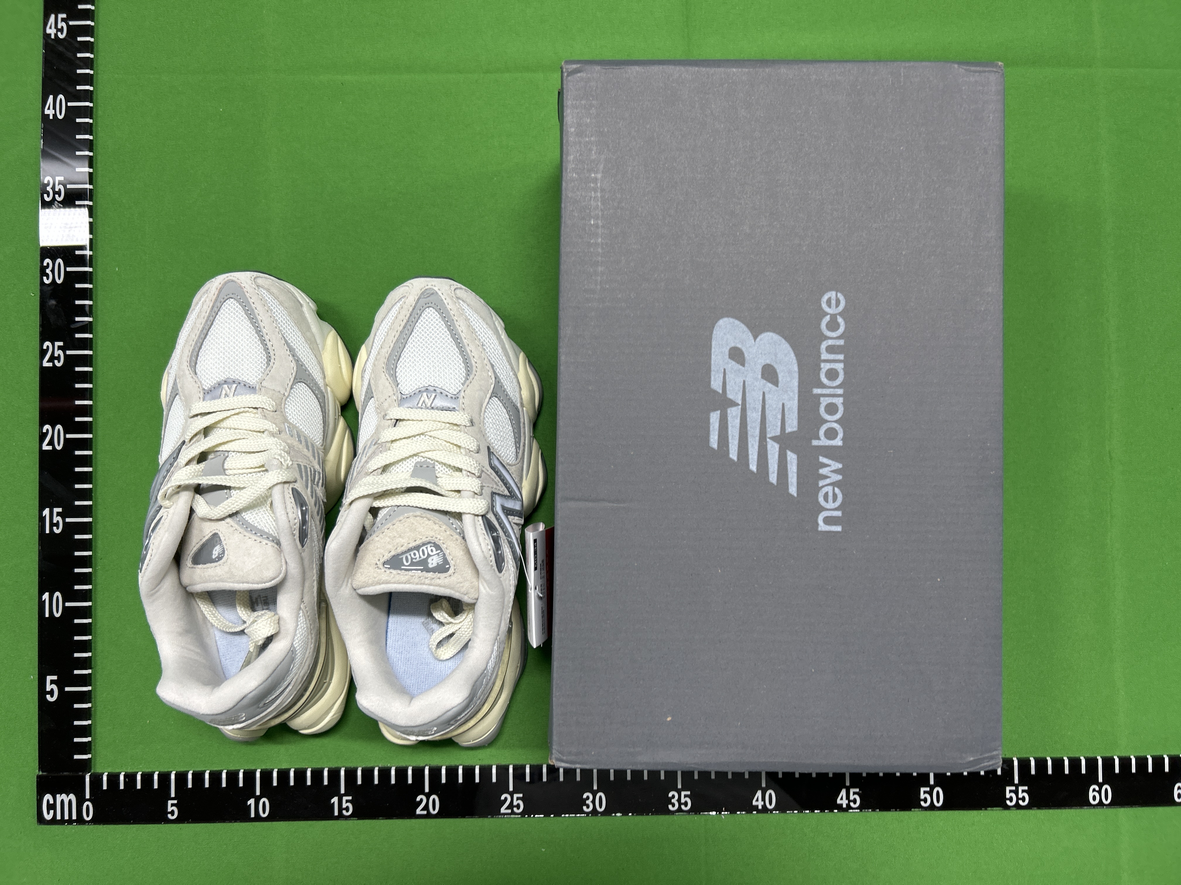 New Balance 9060 (+10 Colourways)