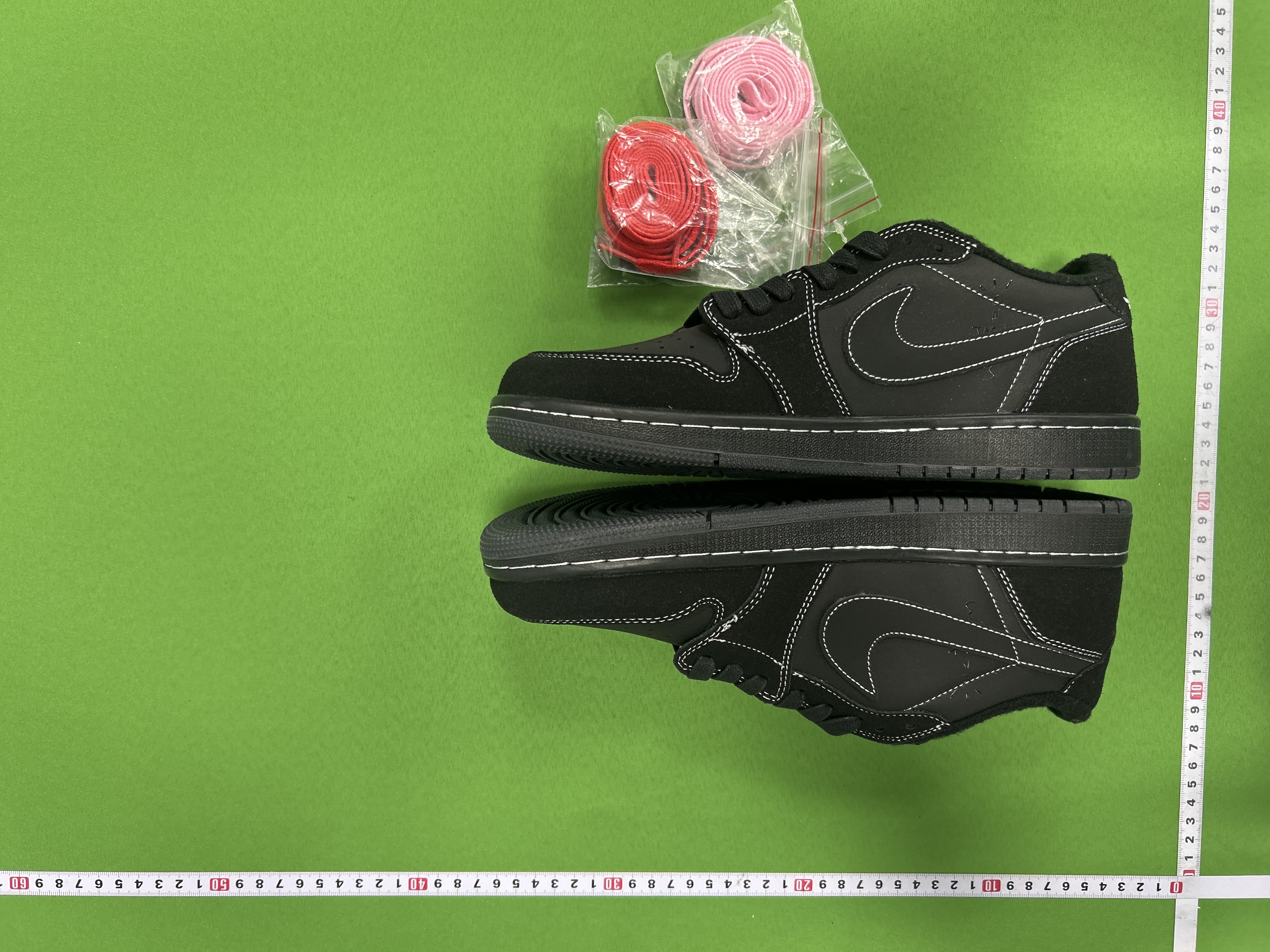 Jordan X Travis Scott (+20 option)